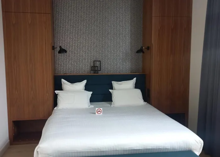 Et Marin 2* Laval (Mayenne)