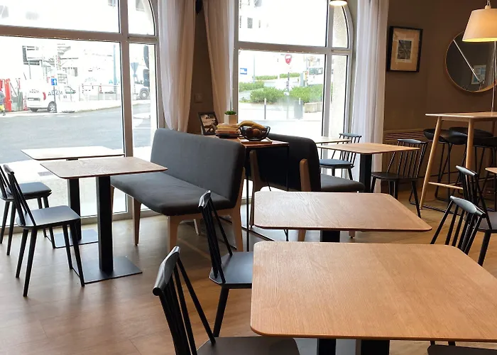 Et Marin 2* Laval (Mayenne)